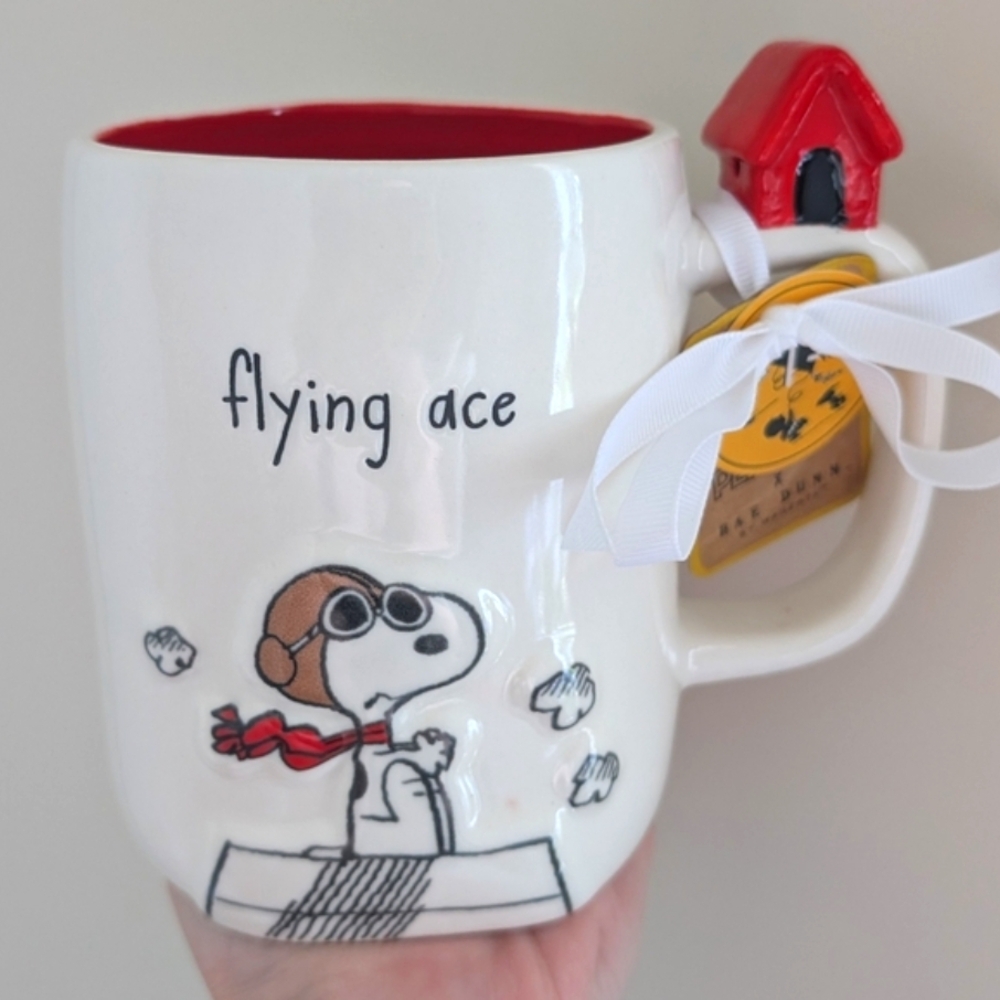 ❌SOLD❌Rae Dunn x Peanuts FLYING ACE Snoopy Mug with Dog House Figural - Picture 1 of 6